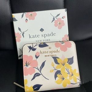 Kate Spade Staci Saffiano Leather Lily Blooms Floral small wallet